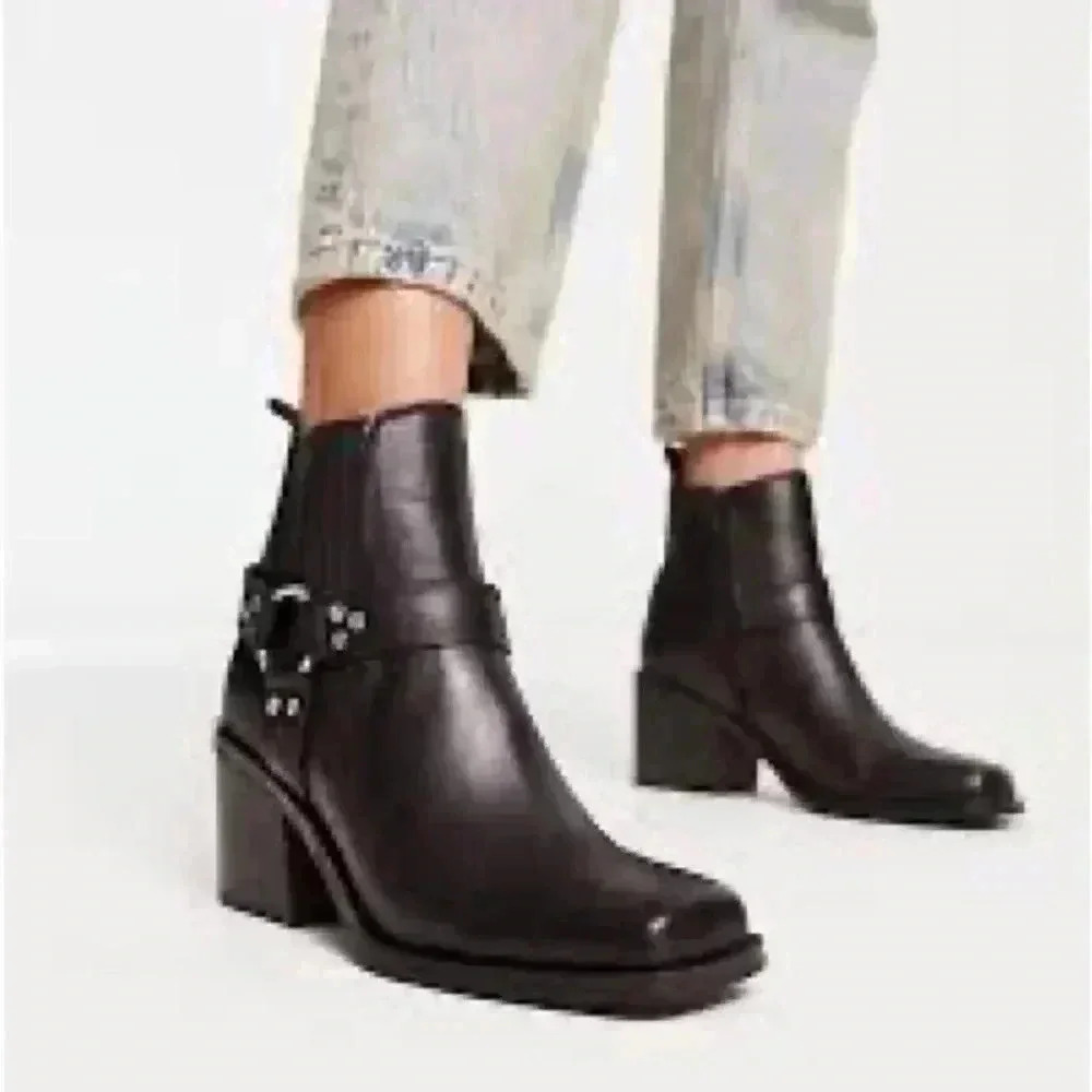 Steve Madden Wells Leather Bootie
